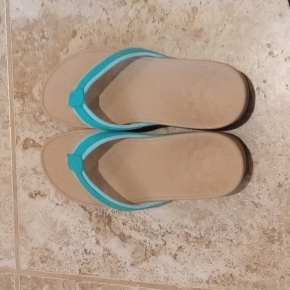 Vionic sandles